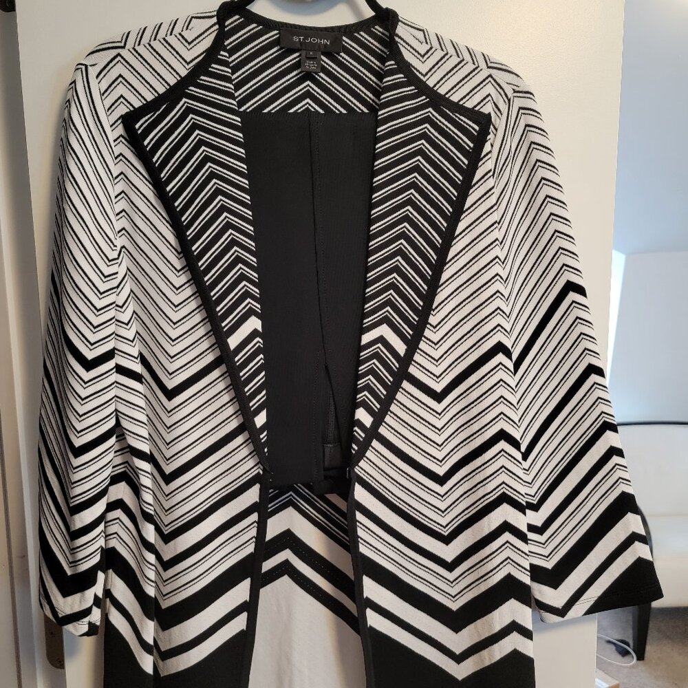 St. John knit suit, open front w black pencil skirt